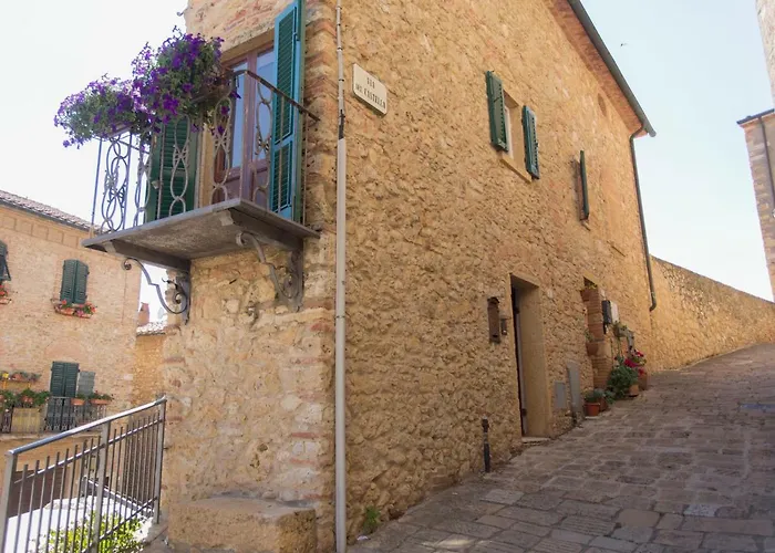 La Nave Casale Marittimo